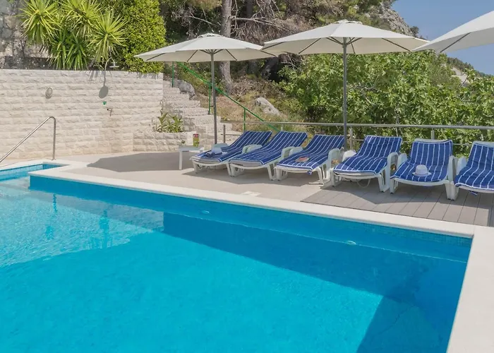 Апартаменты Zorka Омиш